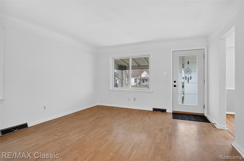 27359 Brettonwoods Street, Madison Heights, MI 48071 — Photo 4