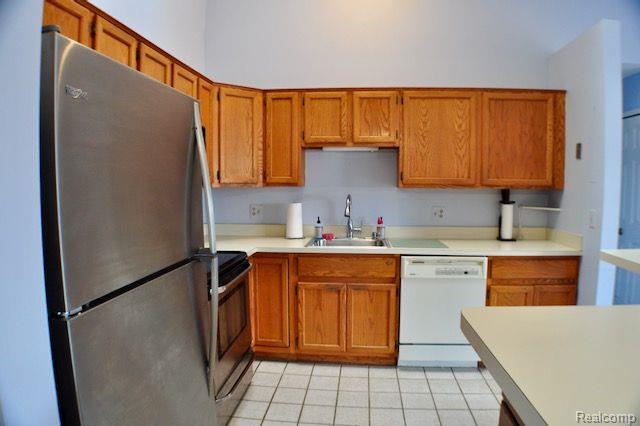 38843 COUNTRY Circle, 80, Farmington Hills, MI 48331 — Photo 8