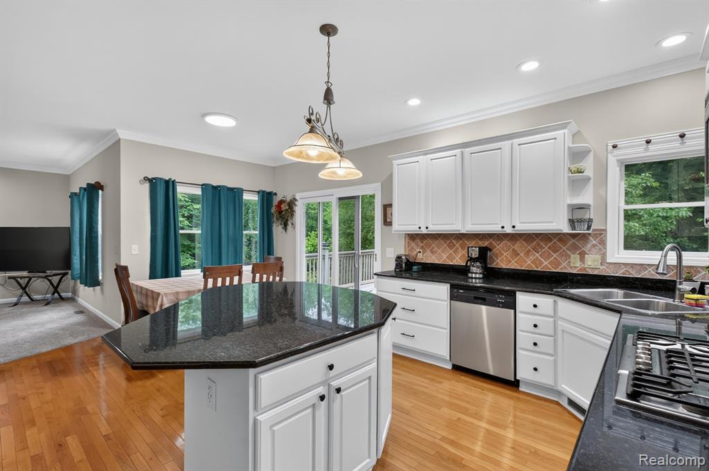 7943 Debora Drive, Brighton, MI 48114 — Photo 29