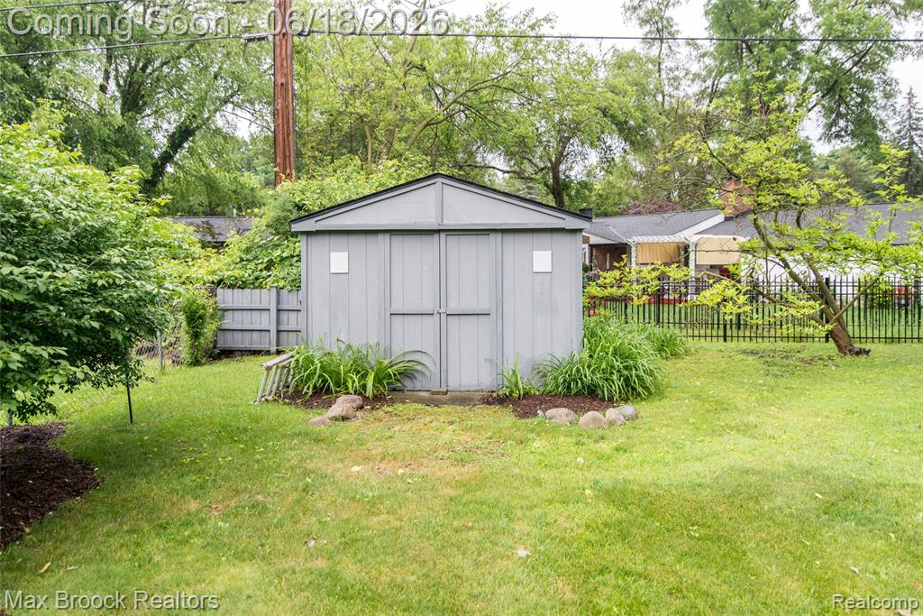 6799 E Dartmoor Road, West Bloomfield, MI — Photo 31