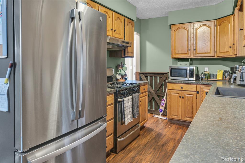 925 S Gregory Street, Fowlerville, MI 48836 — Photo 15
