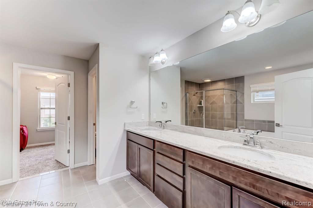 50784 SEVILLA Circle, Novi, MI — Photo 40
