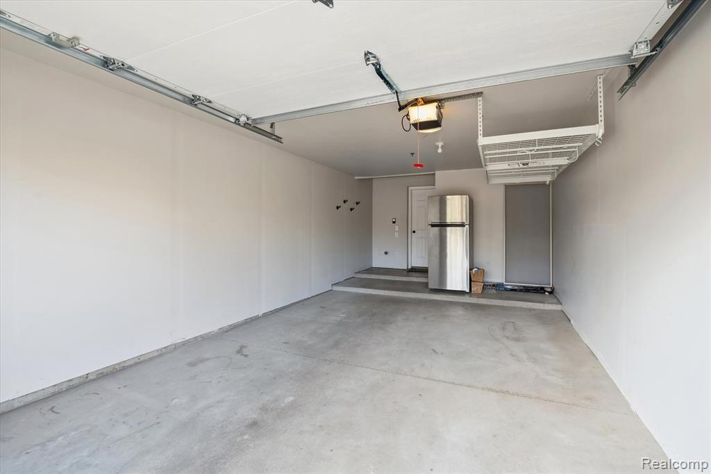 28256 Oakmonte Circle E, New Hudson, MI 48165 — Photo 27