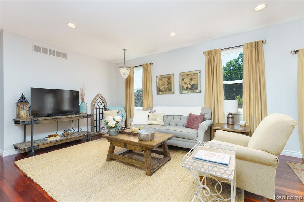 10031 IOSCO RIDGE Drive, Gregory, MI 48137 — Photo 17