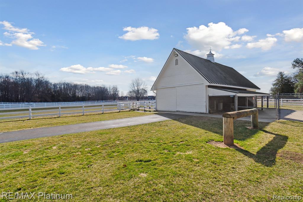3304 OUTBACK Trail, Pinckney, MI 48169 — Photo 42