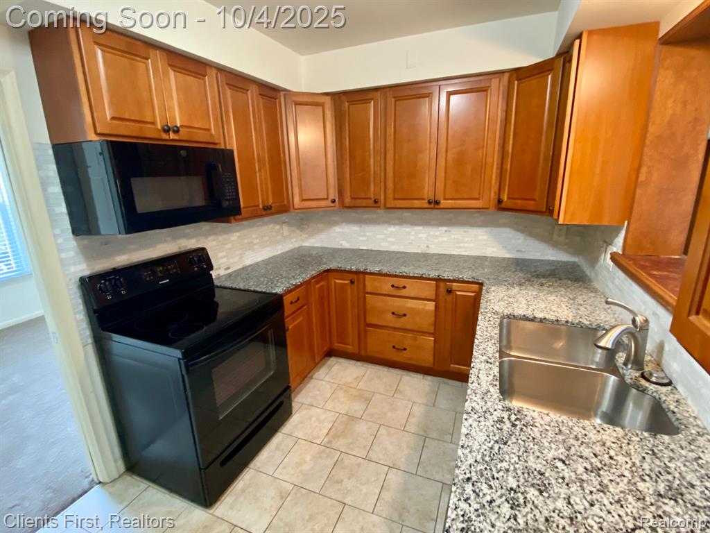 6040 OLD ORCHARD Drive, Bloomfield Hills, MI — Photo 22