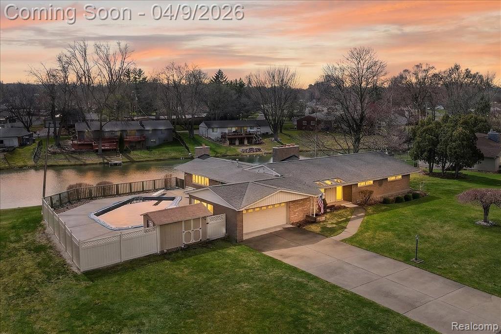 3955 Cambrook Lane, Waterford, MI 48329 — front exterior