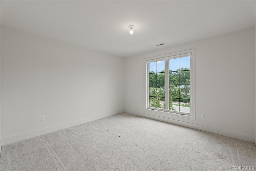 7303 Brookside Village Court, Bloomfield Hills, MI 48301 — Photo 26