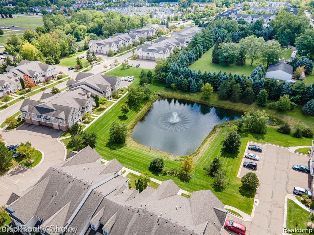 9103 Addington Drive, Commerce Twp, MI 48390 — Photo 23