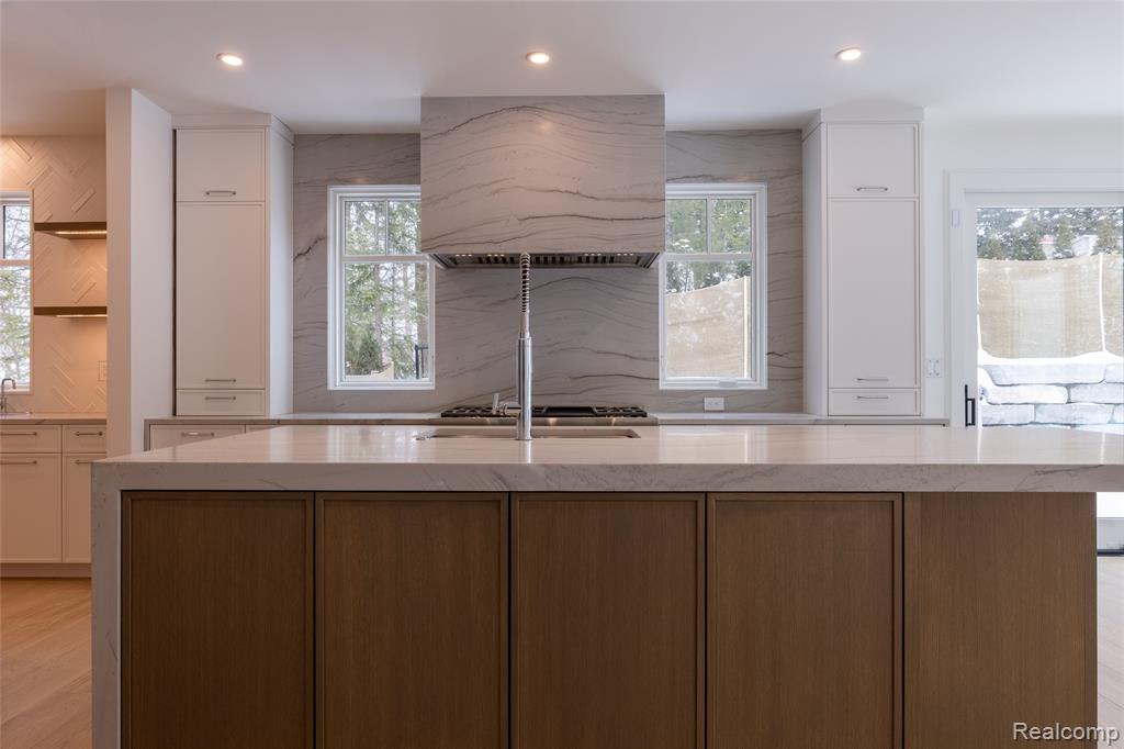 3431 Crooks Road, Troy, MI, 48084