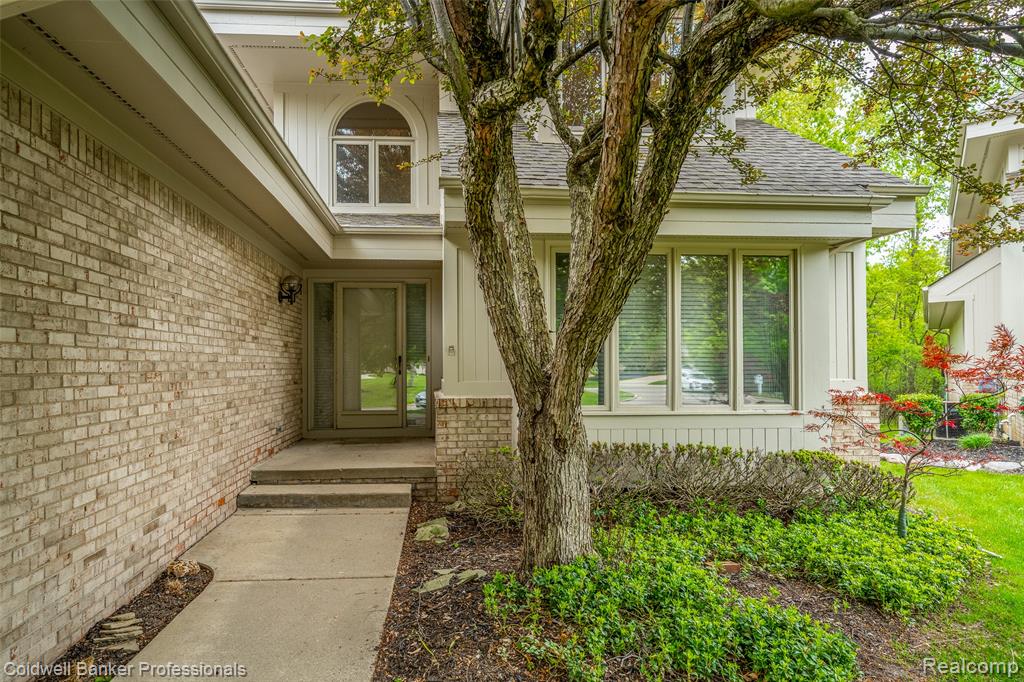 6560 Pleasant Lake Court, 11, West Bloomfield, MI — Photo 16