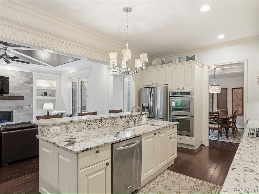 55951 Ashbrooke Drive W, Utica, MI 48316 — Photo 22