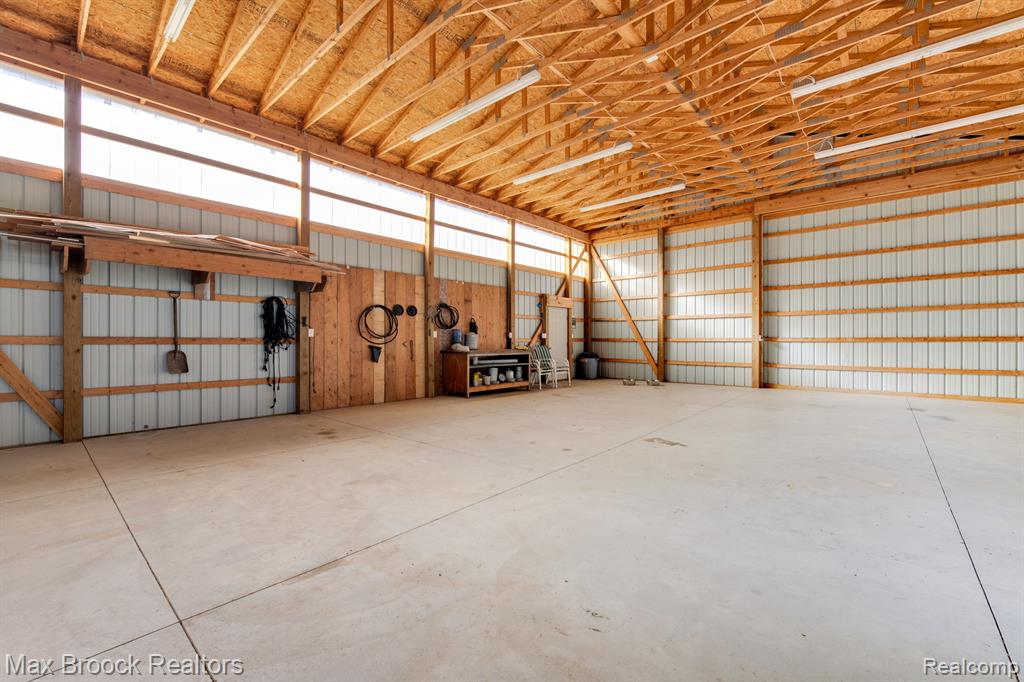 6300 HAZARD Road, Fenton, MI 48430 — Photo 24