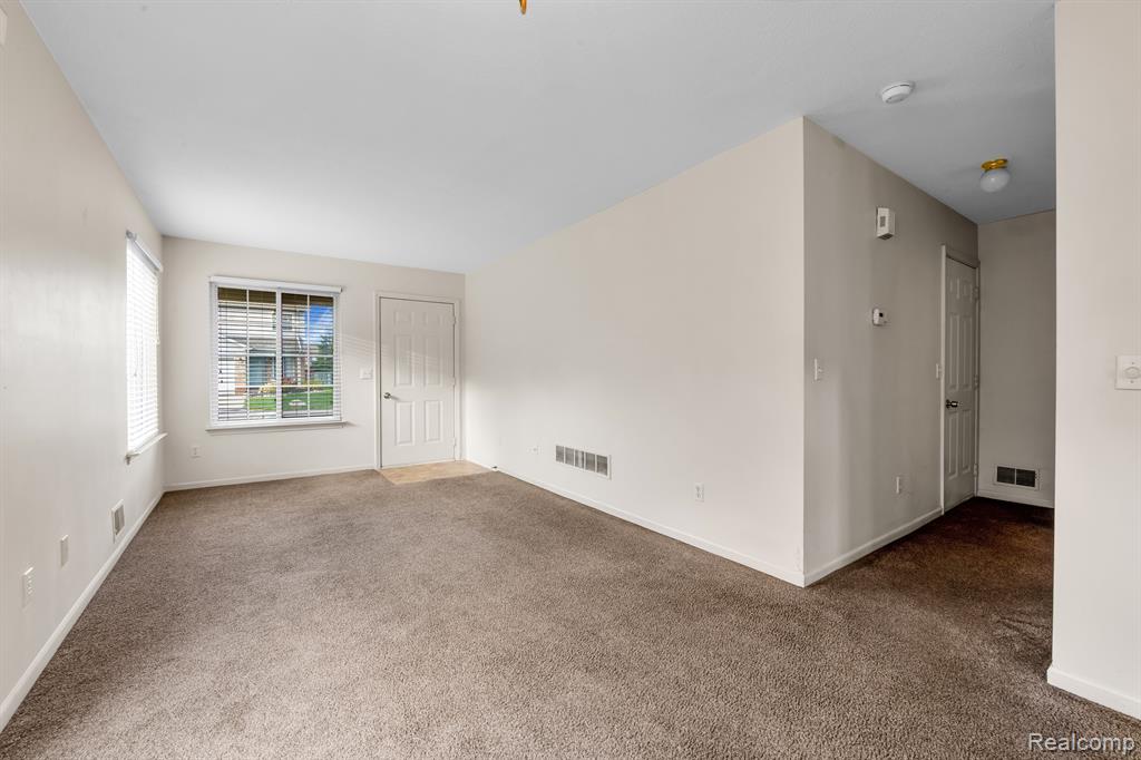 23437 READING, Trenton, MI 48183 — Photo 6