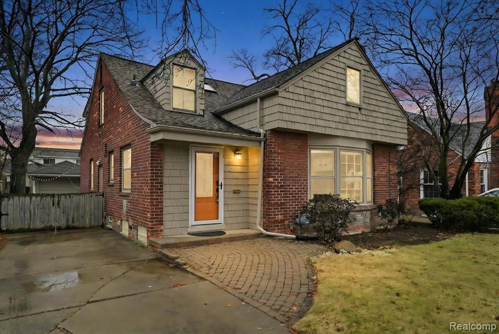 431 Colonial Court, Grosse Pointe Farms, MI 48236 — front exterior