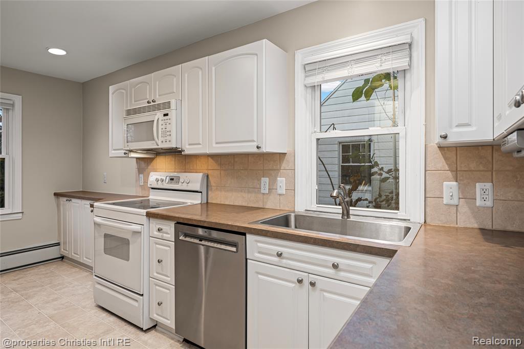 715 N Blair Avenue, Royal Oak, MI 48067 — Photo 22