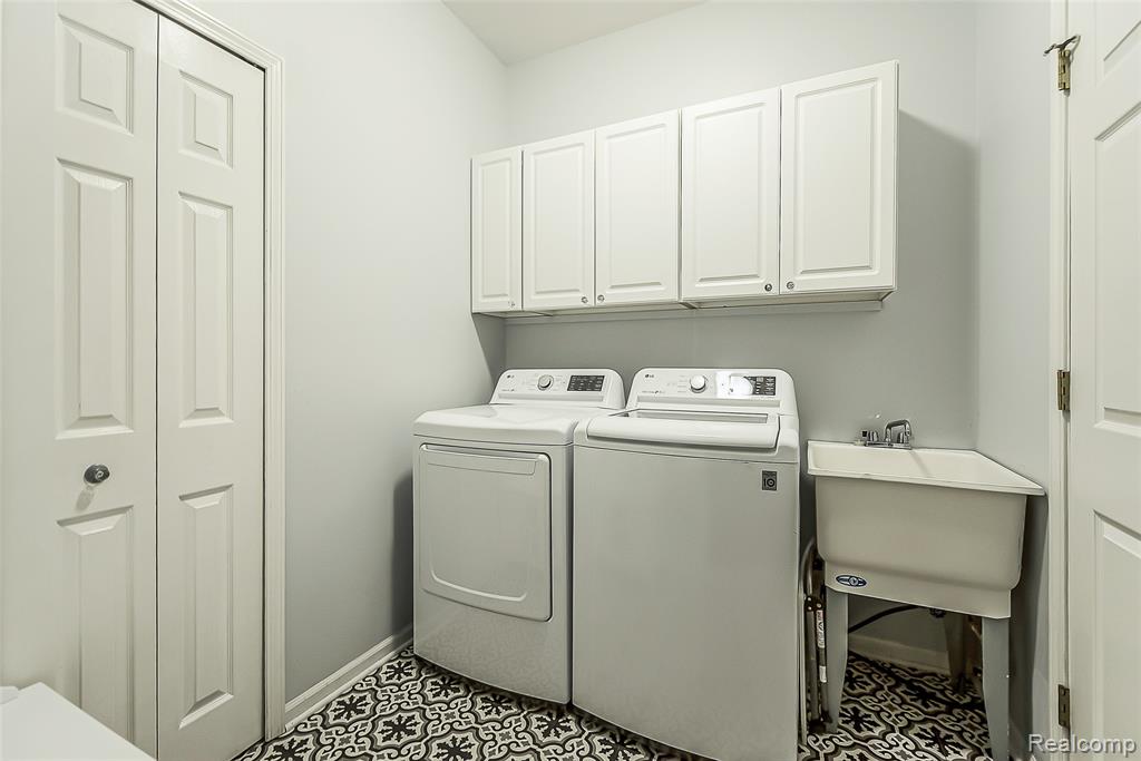 1012 Paddock Lane, South Lyon, MI 48178 — Photo 10