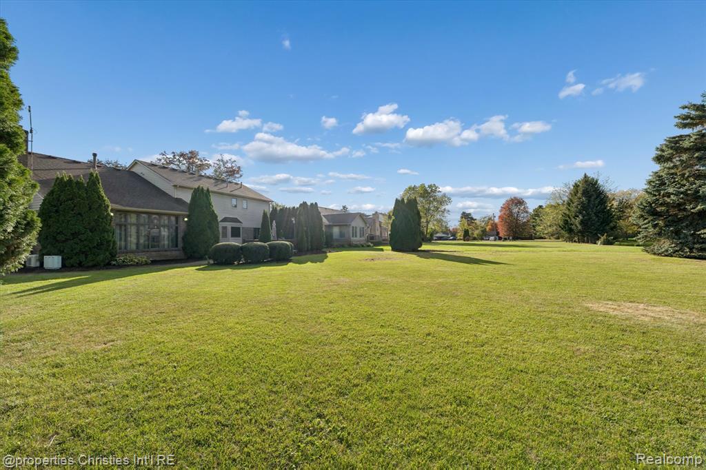 48818 Pebble Lane, Novi, MI — Photo 45