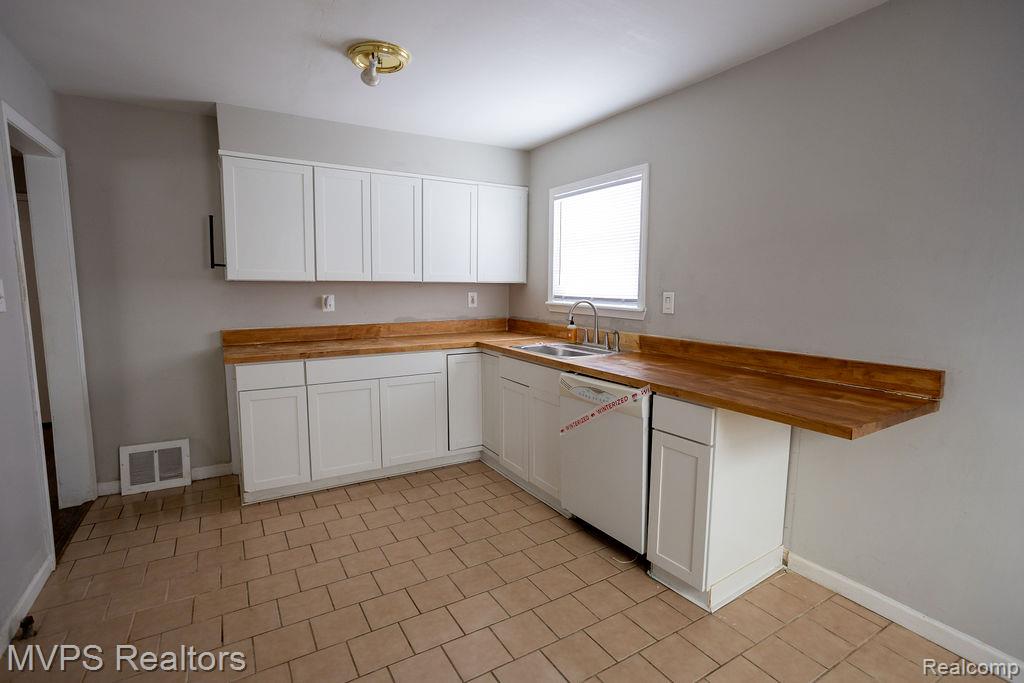 1107 E Muir Avenue, Hazel Park, MI 48030 — Photo 6