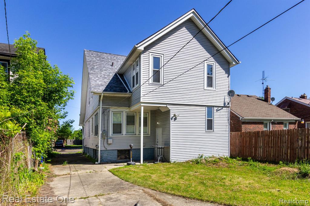12568 Wilshire Drive, Detroit, MI 48213 — Photo 38