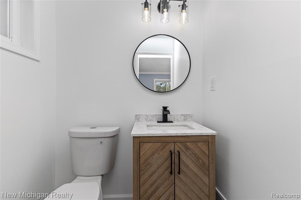 21901 Harding Street, Oak Park, MI 48237 — Photo 31