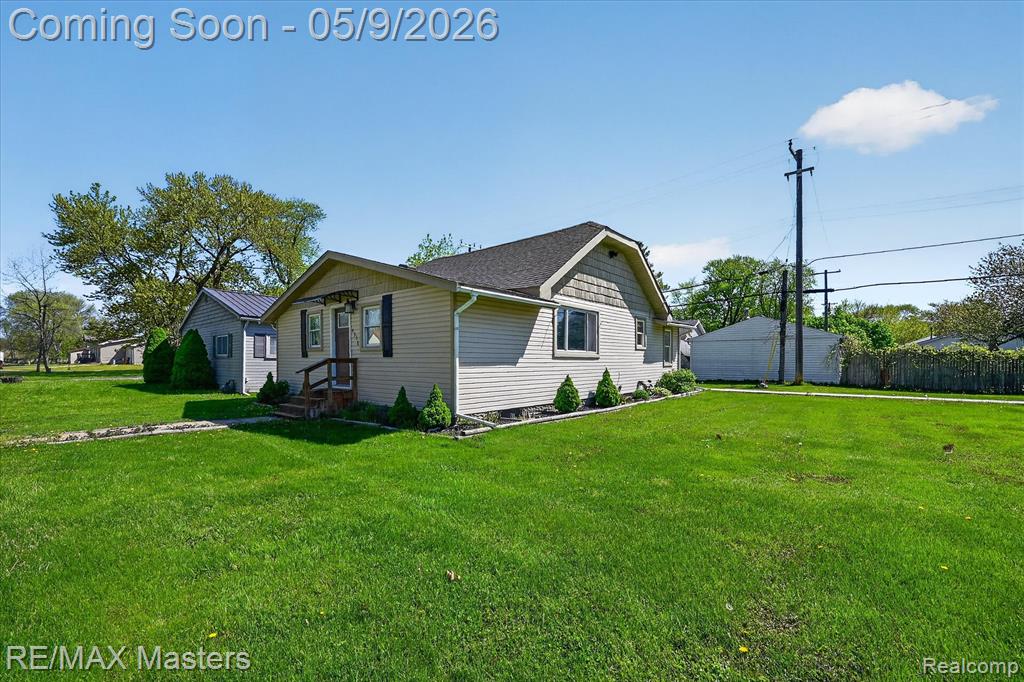 4318 Avenue F, Newport, MI 48166 — Photo 2