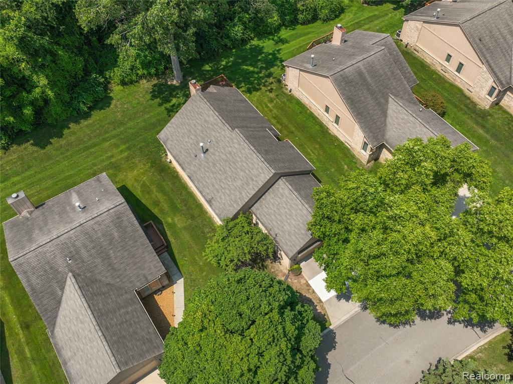 35213 Knollwood Lane, Farmington, MI 48335 — Photo 11