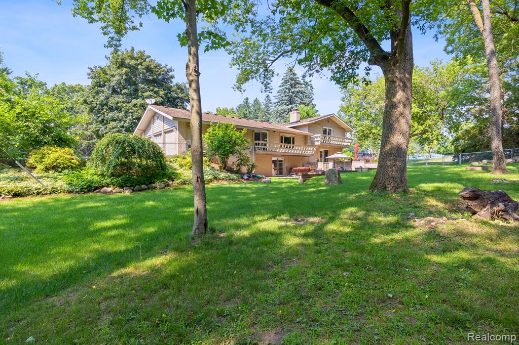 54655 PONTIAC Trail, Milford, MI 48381 — Photo 44