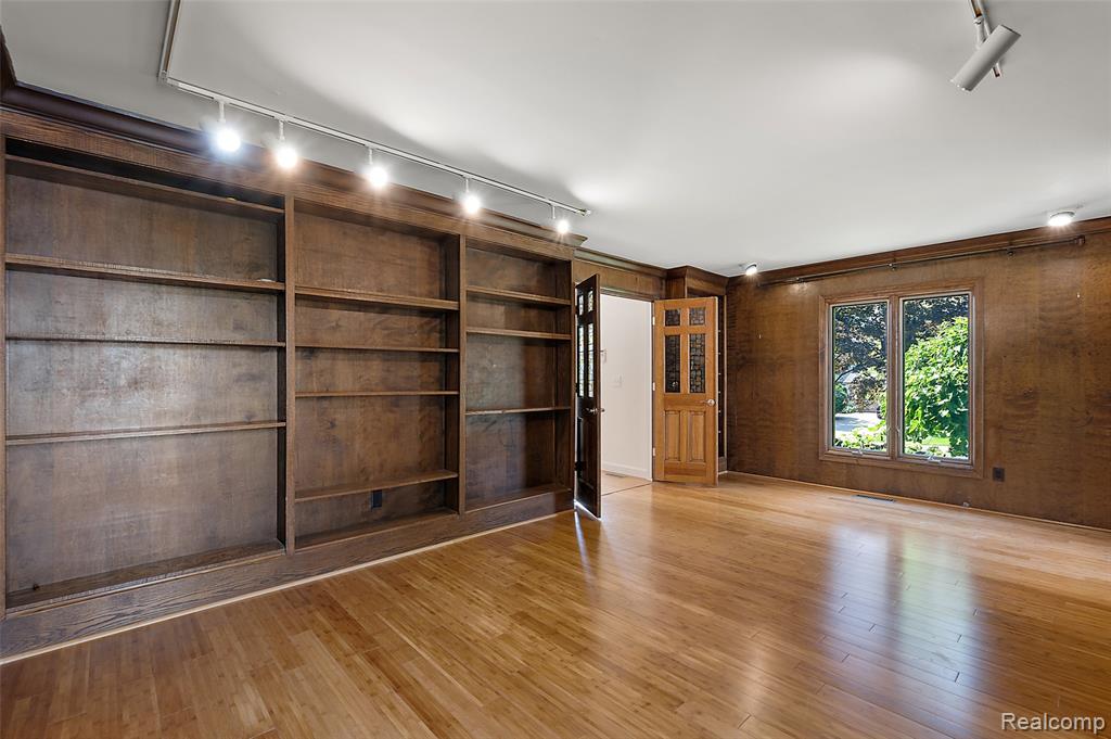 5353 W Bloomfield Lake Road, West Bloomfield, MI 48323 — Photo 9