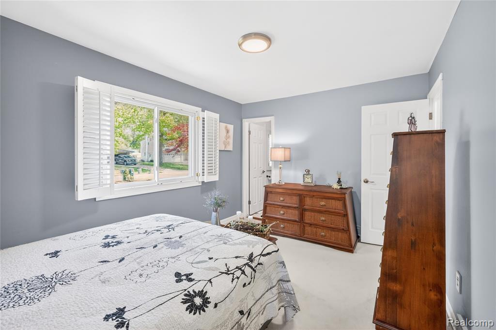8733 Woodside Drive, Grosse Ile, MI 48138 — Photo 26