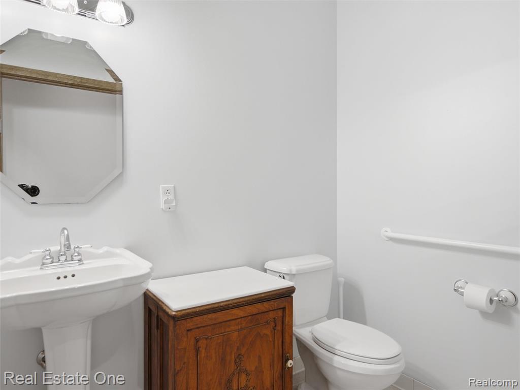 9400 Sashabaw Road, Clarkston, MI 48348 — Photo 34