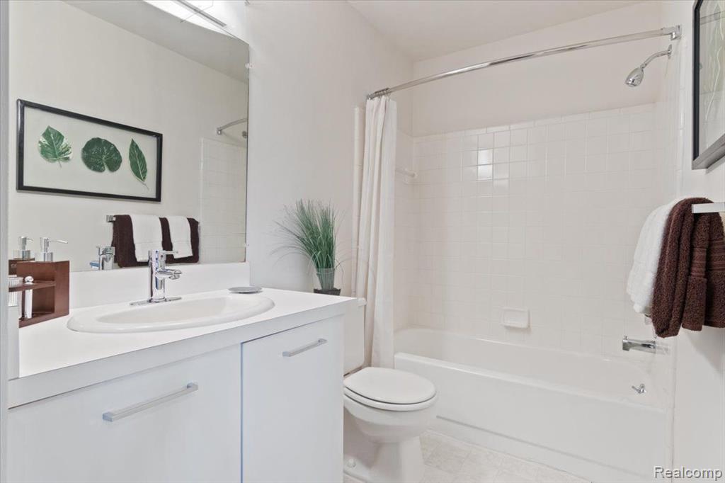 44354 Pine Drive, Sterling Heights, MI 48313 — Photo 17