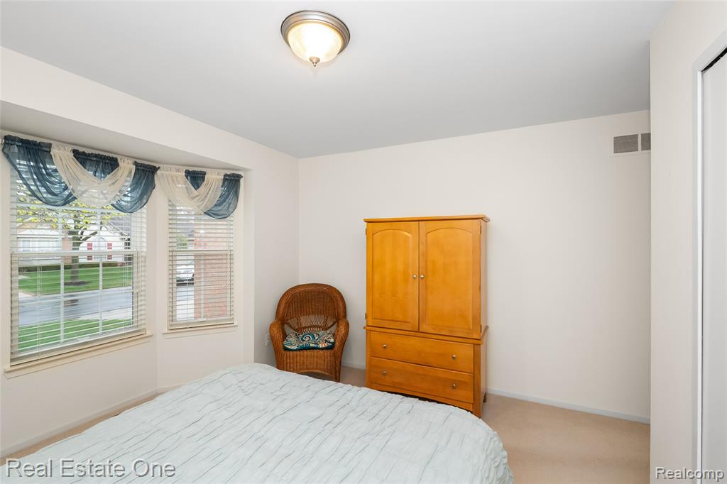 367 N Oak Drive, Commerce Twp, MI 48390 — Photo 21