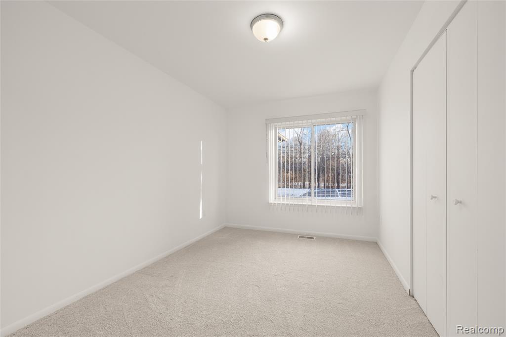 40661 Oakwood Drive, Novi, MI — Photo 21