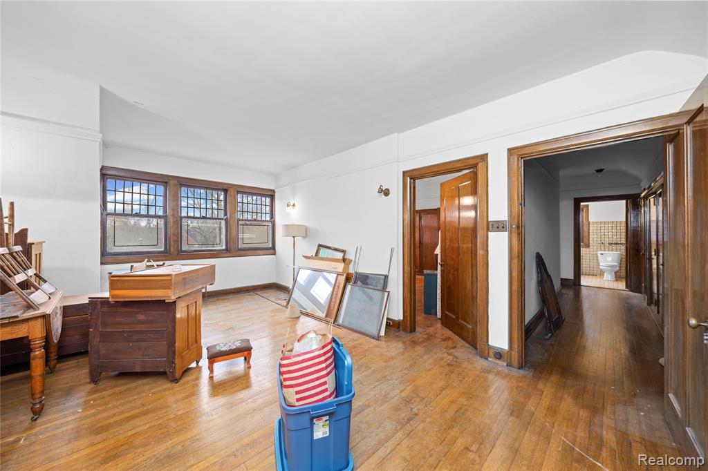 2475 Iroquois Street, Detroit, MI 48214 — Photo 80