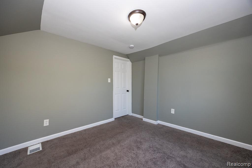 128 W Muir Avenue, Hazel Park, MI 48030 — Photo 30