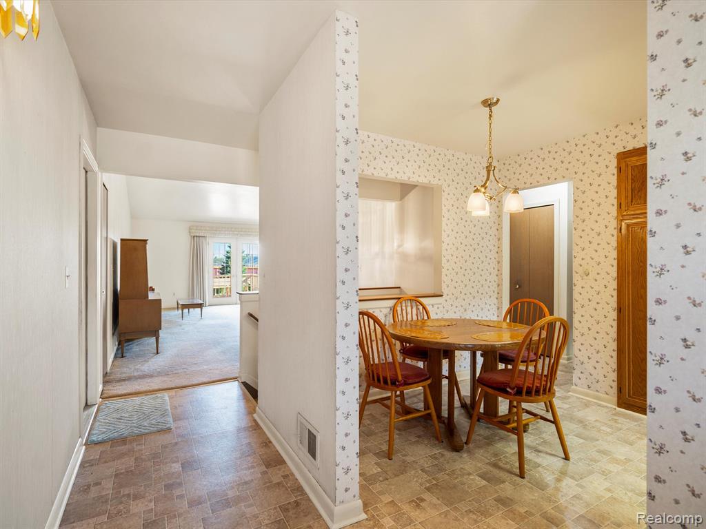 42393 WILLOW TREE Lane W, Clinton Twp, MI 48038 — Photo 13