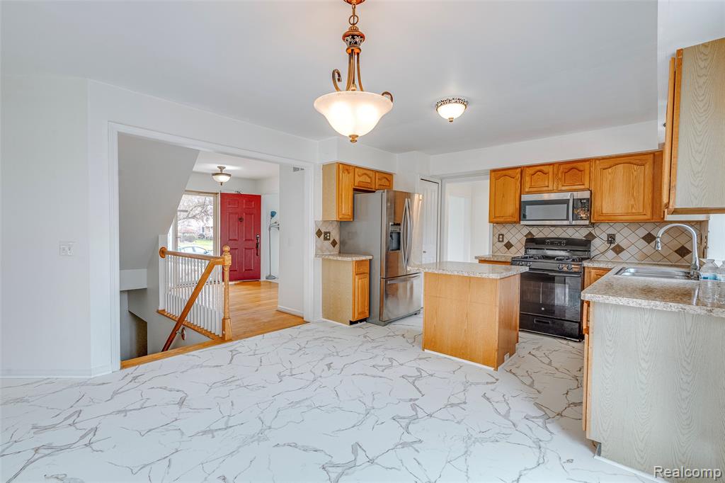 6815 Norwood Drive, Canton, MI 48187 — Photo 10