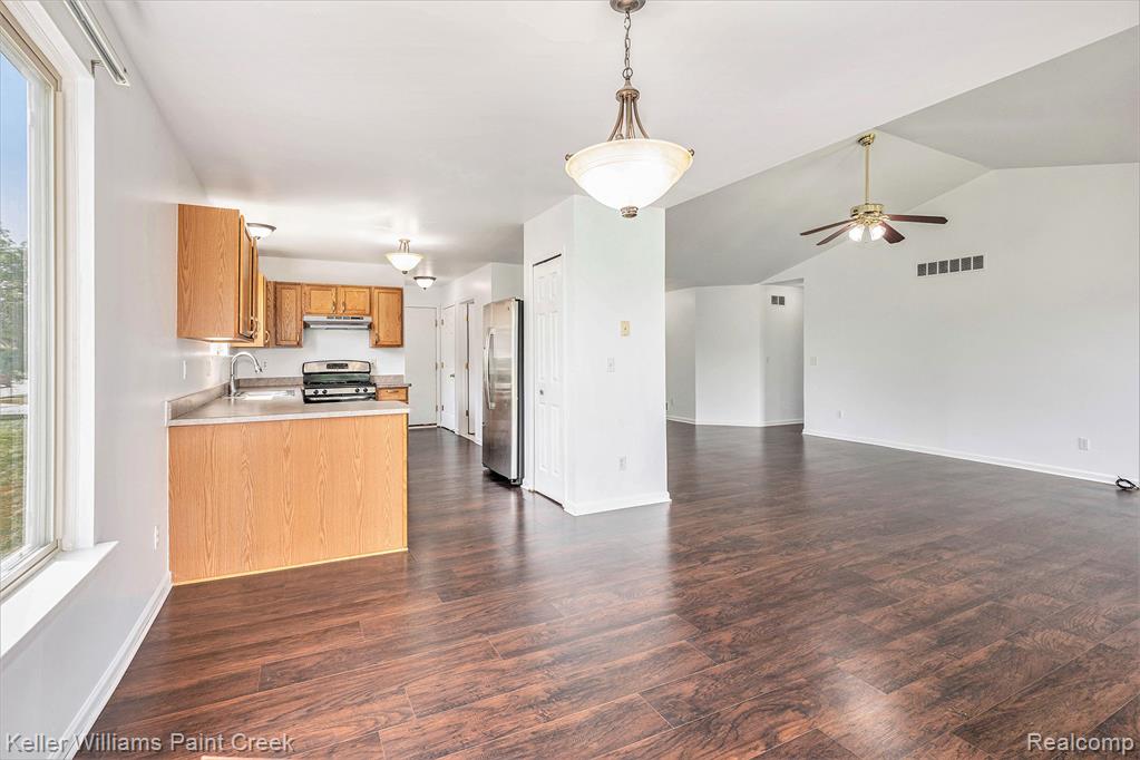 53544 Fox Pointe Drive, New Baltimore, MI 48047 — Photo 9