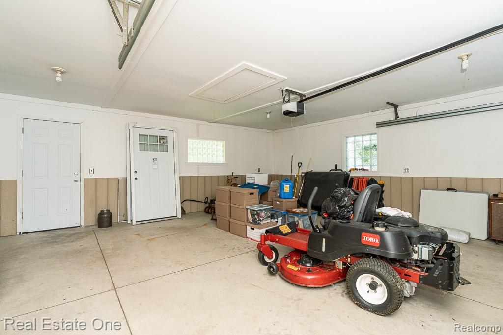 5055 Eastbrook Court, Utica, MI 48316 — Photo 22