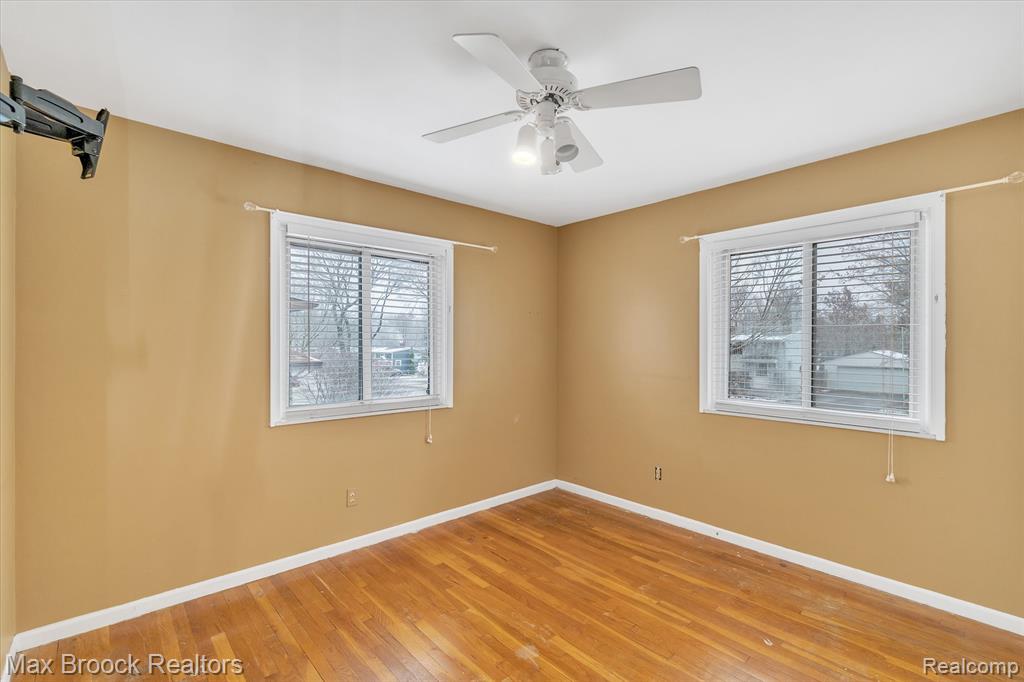 978 PANORAMA Drive, Milford, MI 48381 — Photo 22