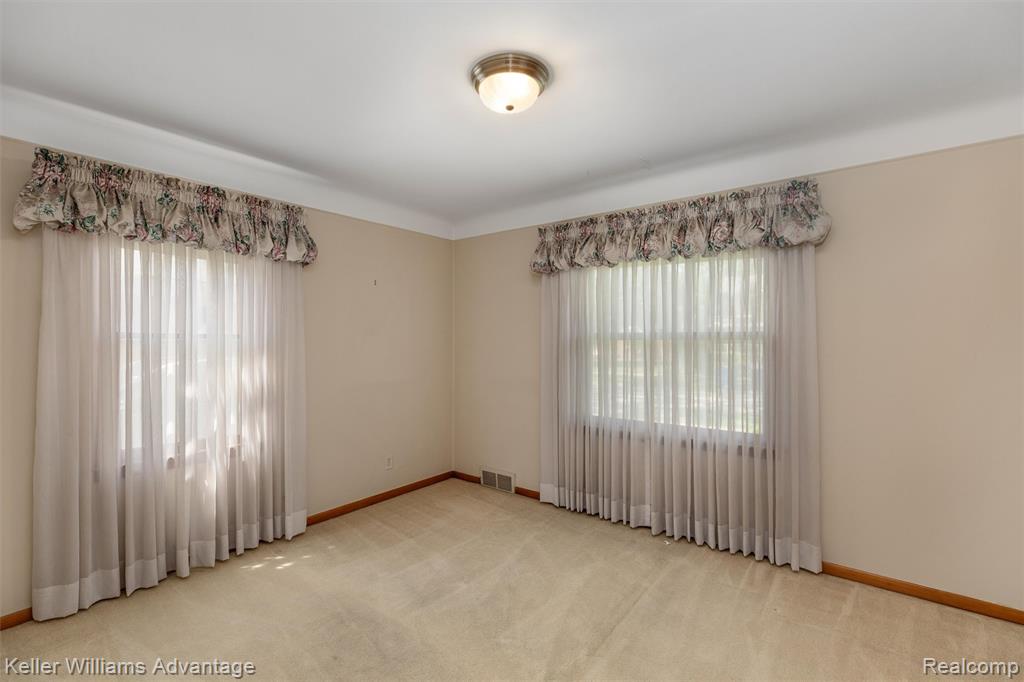 7320 Colonial Street, Dearborn Heights, MI 48127 — Photo 23