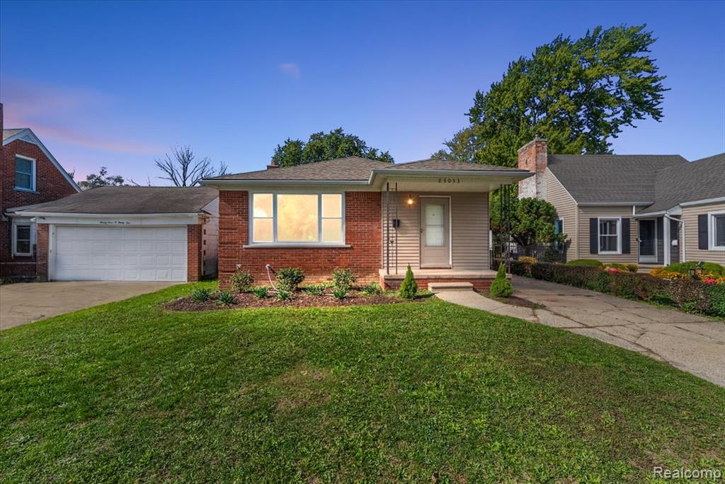 23033 Hayes Avenue, Eastpointe, MI 48021