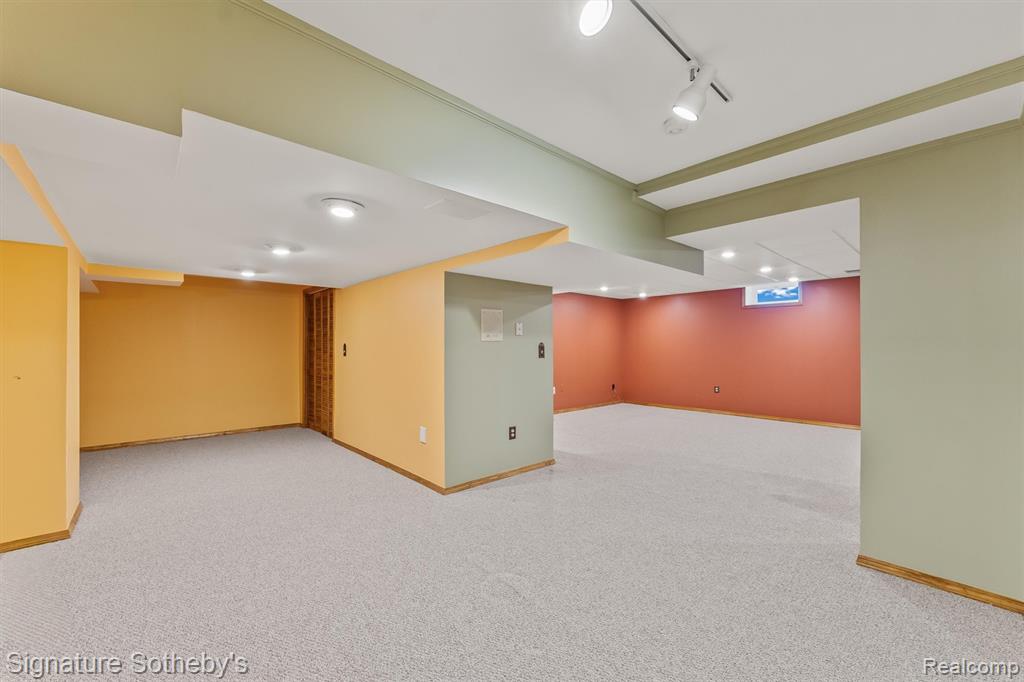 6571 Deer Ridge Drive, Clarkston, MI 48348 — Photo 31