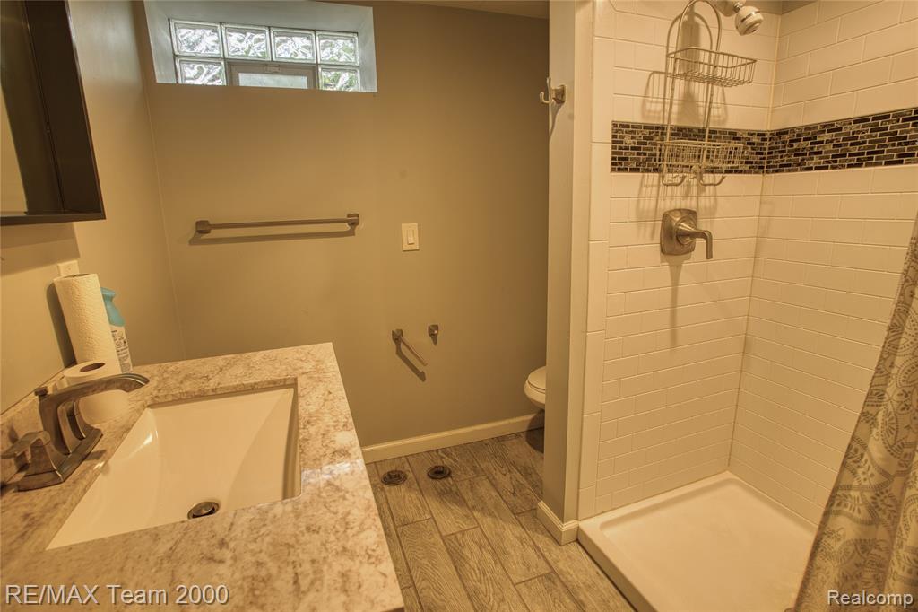 7475 Fenton Street, Dearborn Heights, MI 48127 — Photo 26