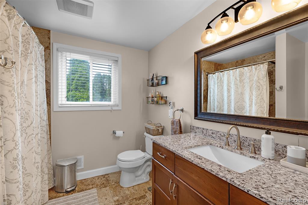 46537 Plum Grove Drive, Macomb, MI 48044 — Photo 14
