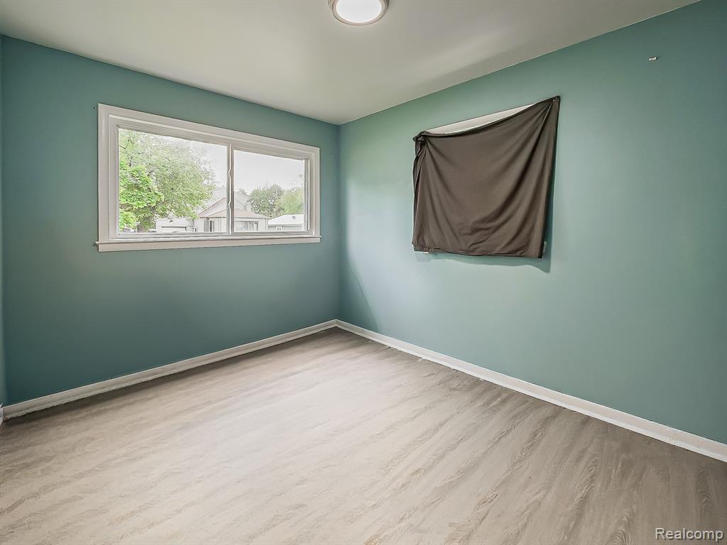 725 Emerson Avenue, Pontiac, MI 48340 — Photo 8