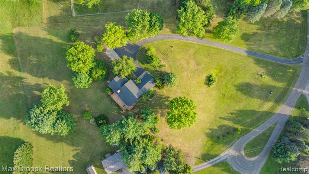 4622 Fleck Drive, Hartland, MI 48430 — Photo 54