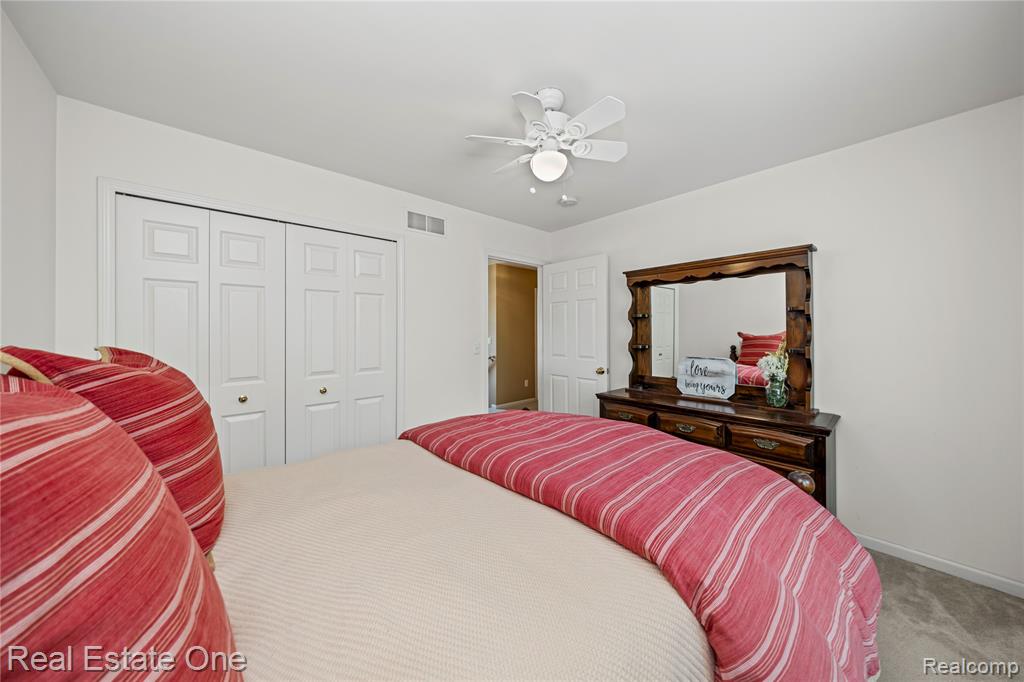 4364 Meadows Avenue, Burton, MI 48439 — Photo 26