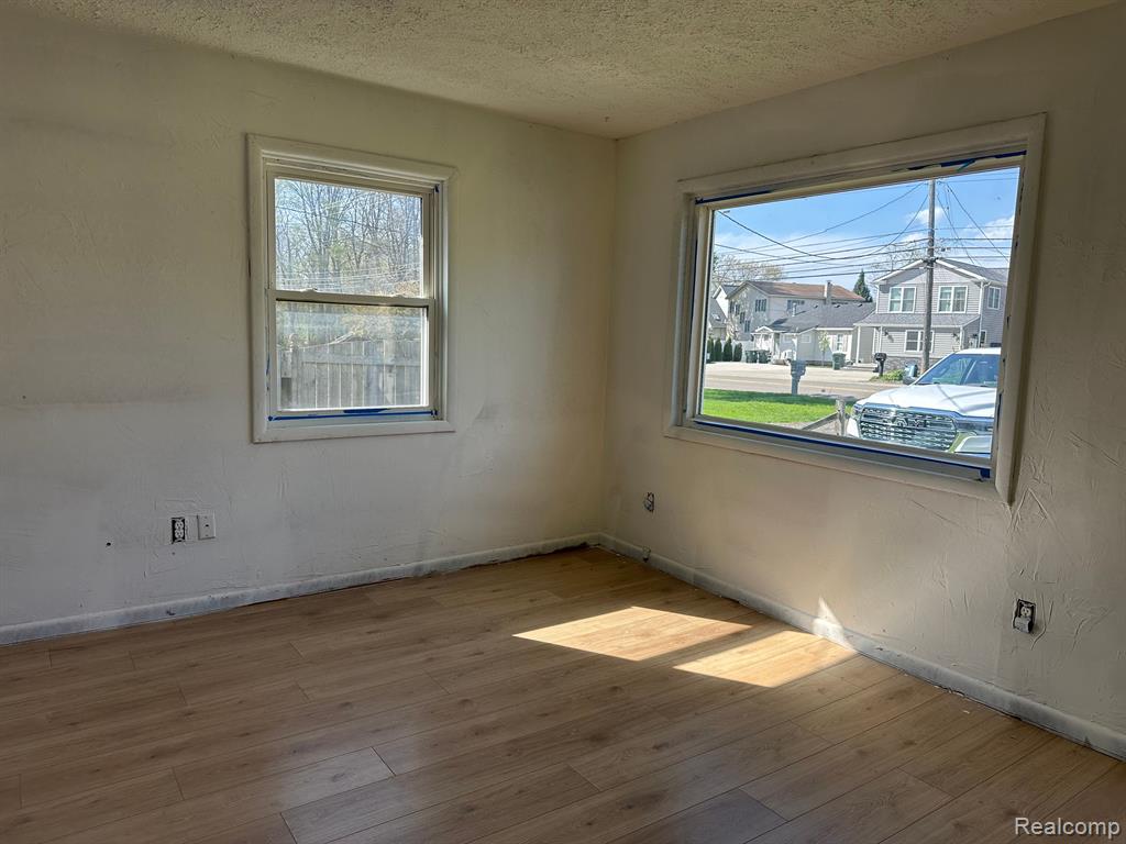 667 HEIGHTS Road, Lake Orion, MI 48362 — Photo 11